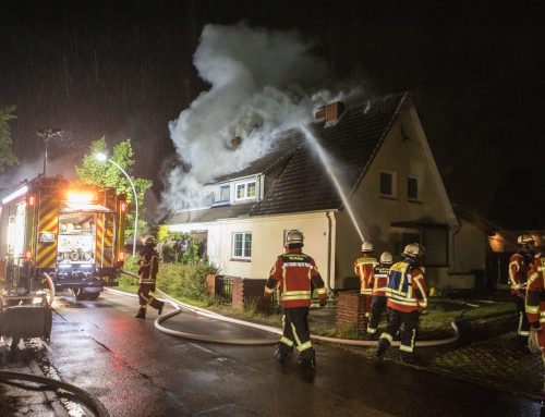 Feuer in einer Doppelhaushälfte in Neu Wulmstorf