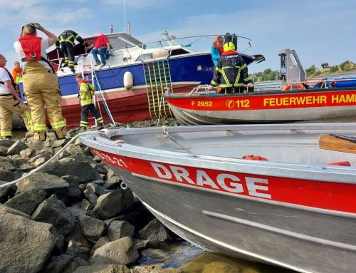 Sportboot havariert auf der Elbe – zwei Personen gerettet