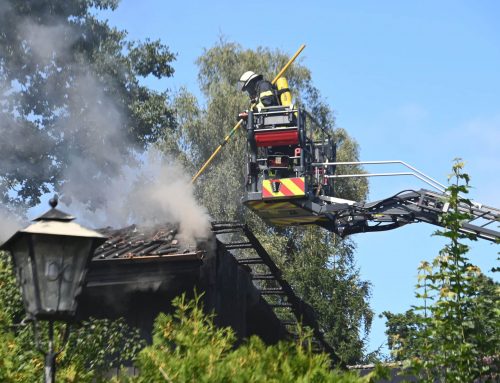 Großbrand in Drestedt – 120 Feuerwehrleute im Einsatz