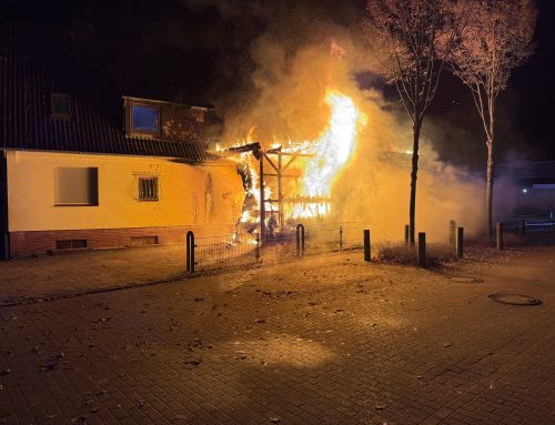 Carportbrand an Wohnhaus in Neu Wulmstorf