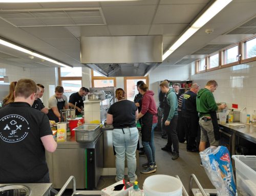 Der Lehrgang „Kochen mit Kindern in der Jugendfeuerwehr“ war innerhalb kürzester Zeit vollständig ausgebucht